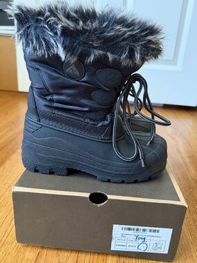 Nova Mountain Kids Snow Boots with Faux Fur, Size 1, Black NIB